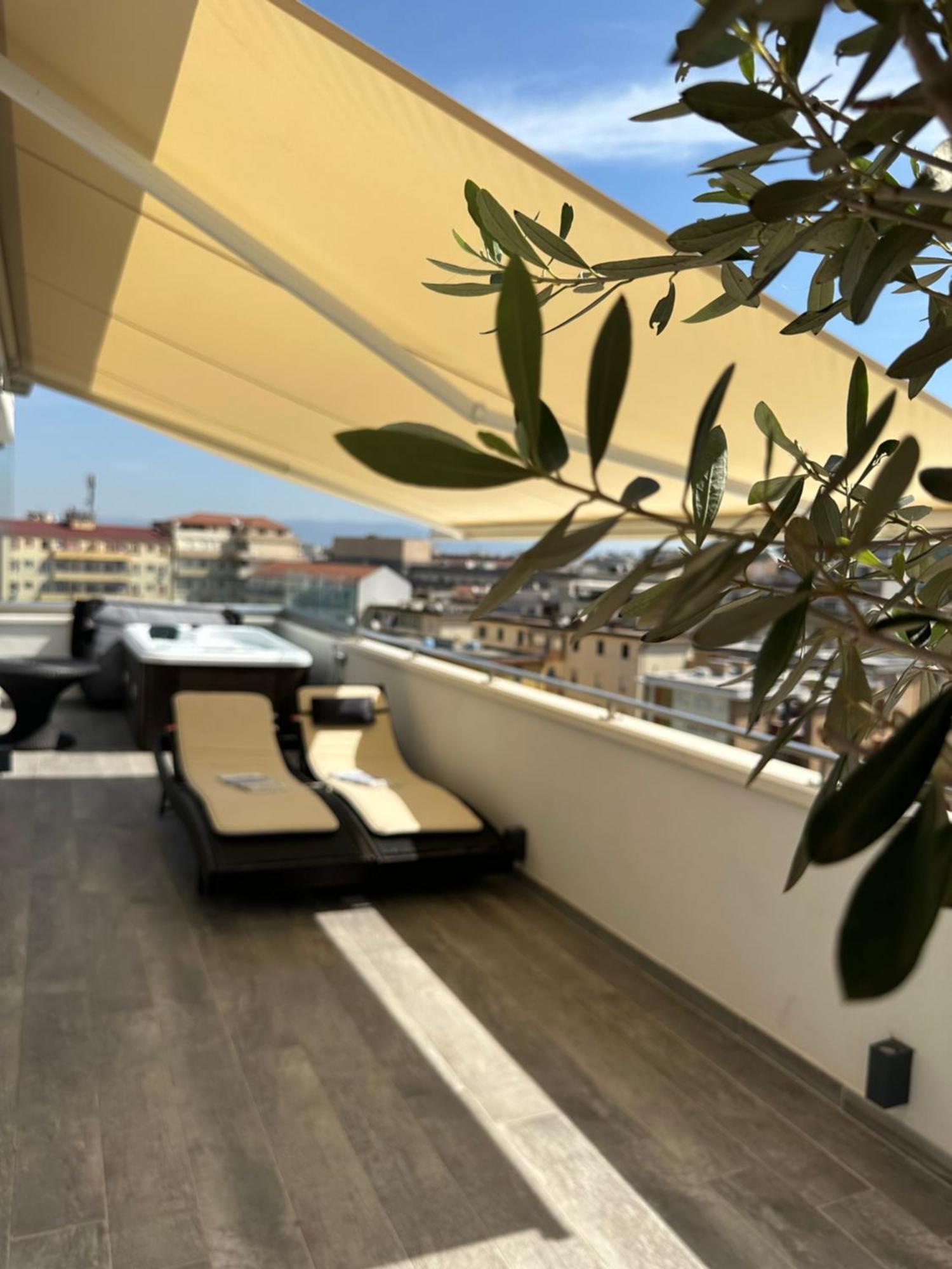 18 Dante Luxury Suites Cagliari Bagian luar foto